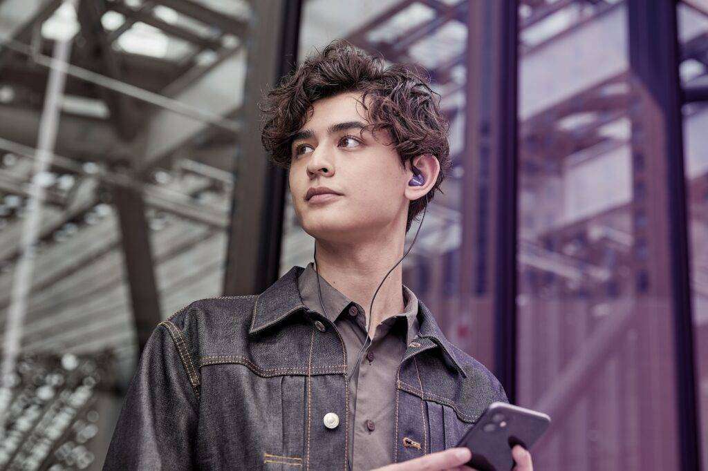 Shure Special Edition Purple SE215 earphones (lifestyle)